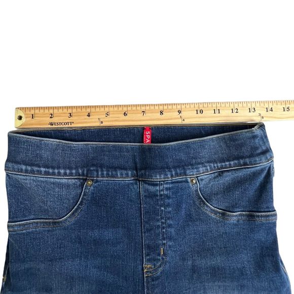 Spanx Medium Wash Mid Rise Distressed Raw Hem Pull On Skinny Jegging Jeans Small - Picture 5 of 8